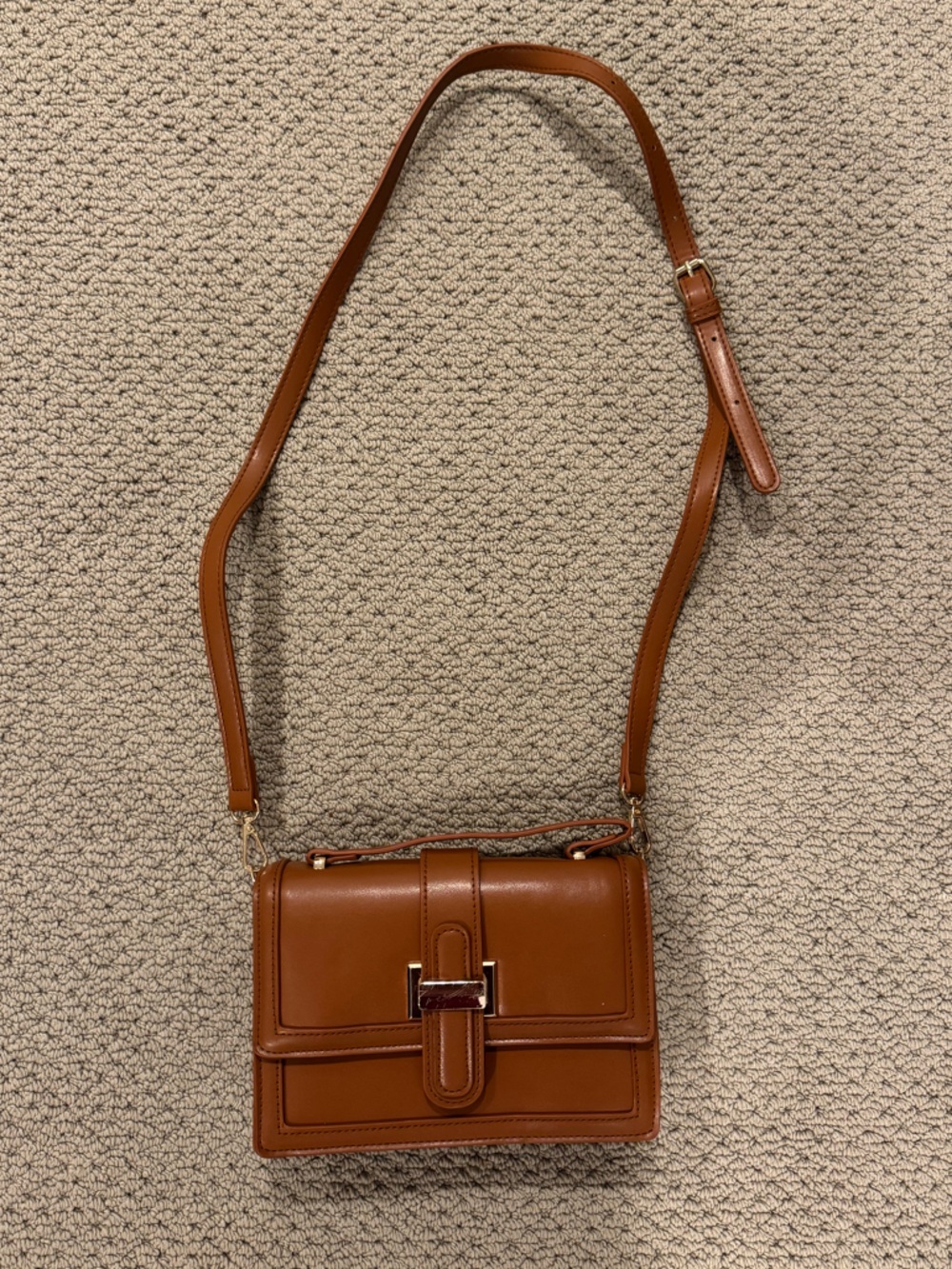 Classic Leather Crossbody Bag in Cognac
